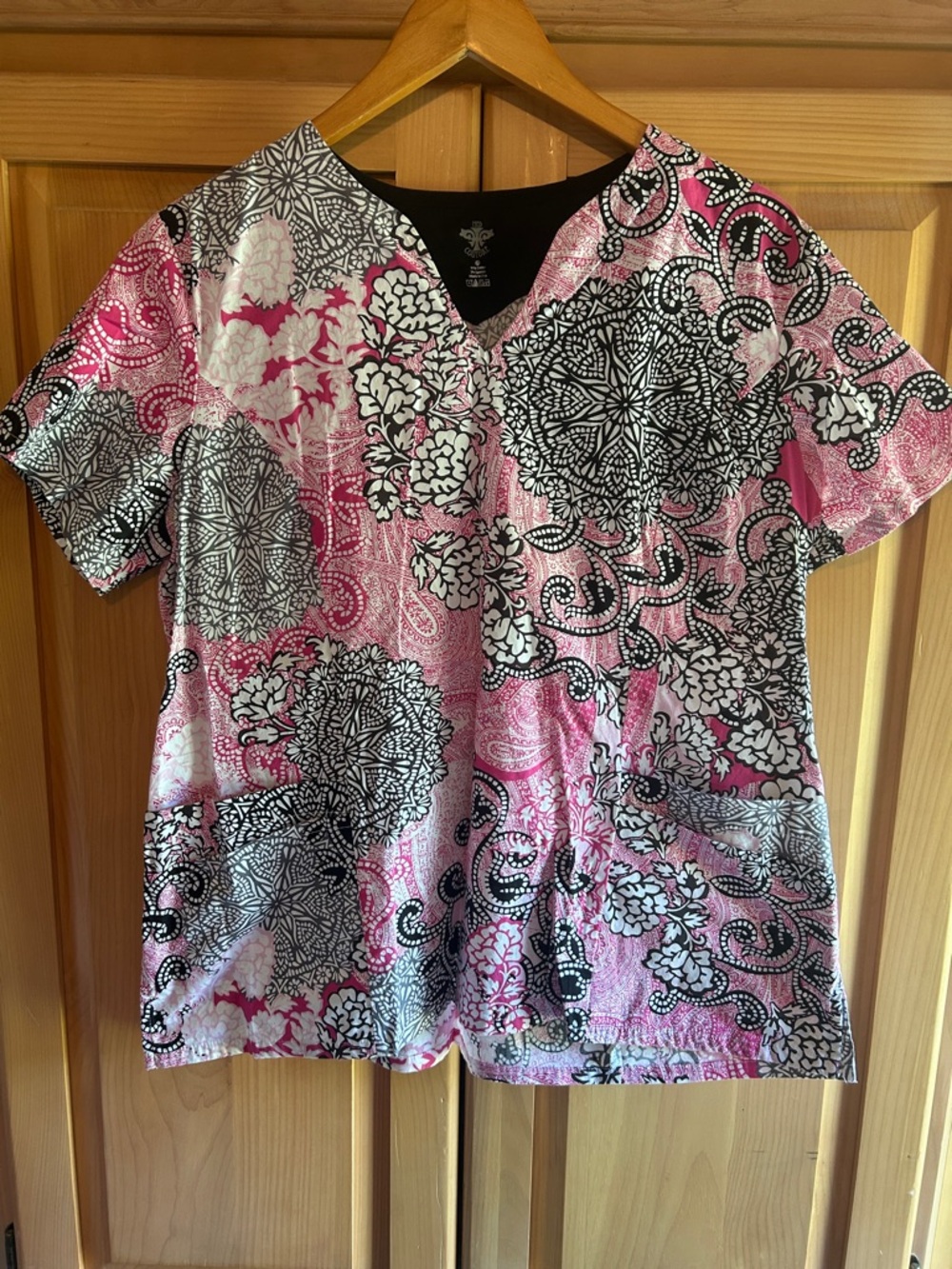 Med Couture Pink Black White Printed V-Neck Scrub Top